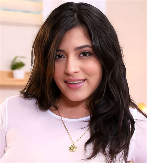 ornhit|Gabriela Lopez Helps The MILF Next Door With Her Tongue.